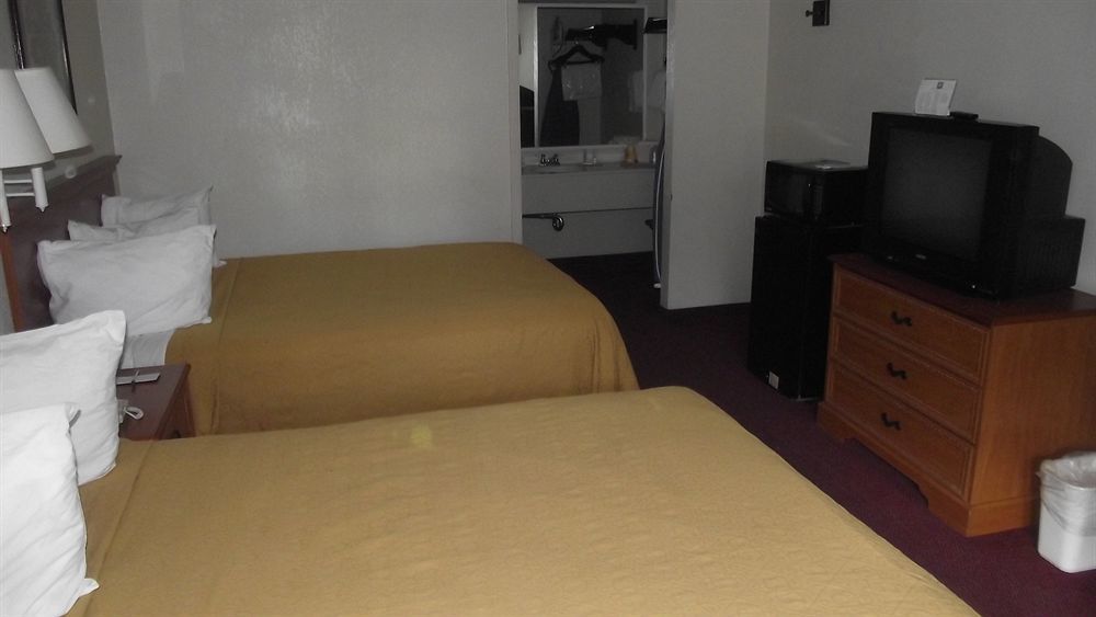 סנט פרנציסוויל Hotel Francis מראה חיצוני תמונה